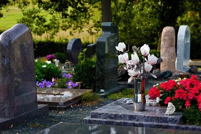7 Erreurs à Éviter lors de l'Accompagnement Funéraire