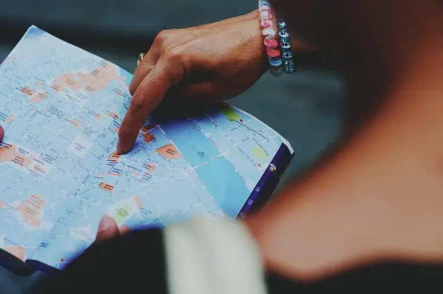 Choisir un Accompagnement Funéraire : Les 5 Questions à Poser